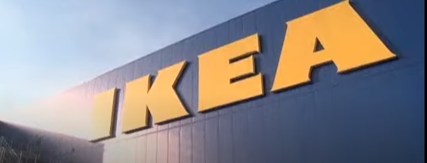 „Telefonáló f*sz” – írták egy vásárló blokkjára az IKEA-ban