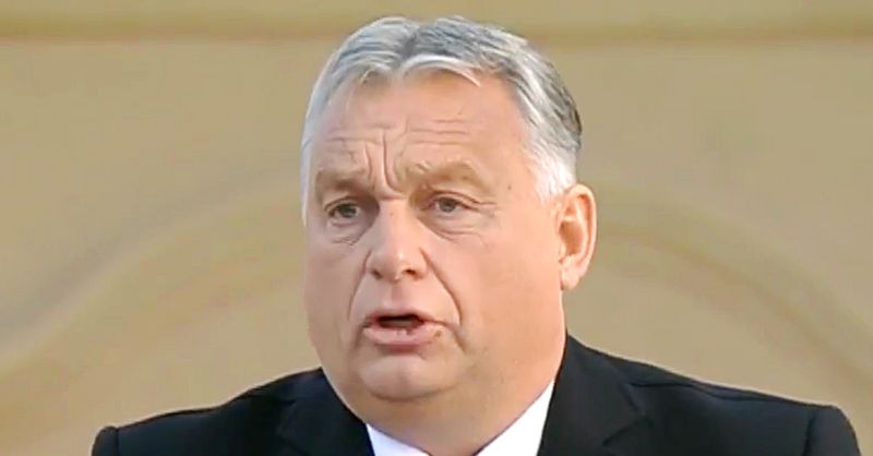 Mi a fene van Orbánnal? Rekedt hangon kiáltozott Veszprémben, mintha égne a háza (+videó)