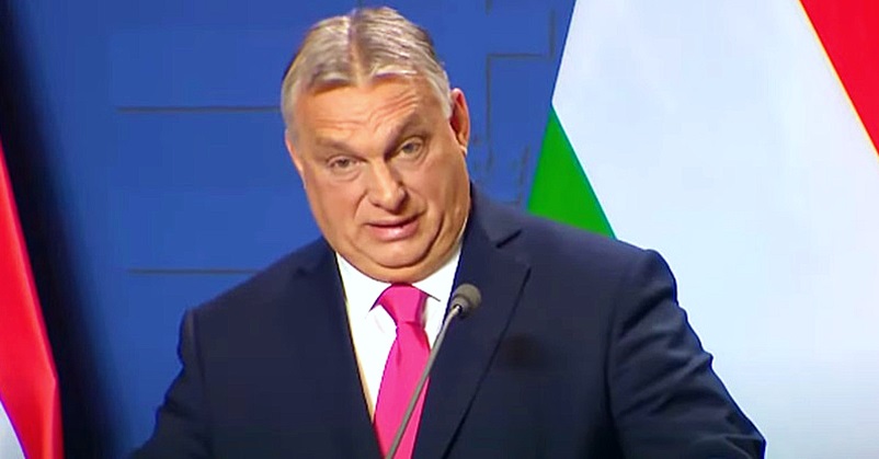 Prágáig kellett menni, hogy feltehessenek egy kérdést Orbánnak a ped0filbotrányról