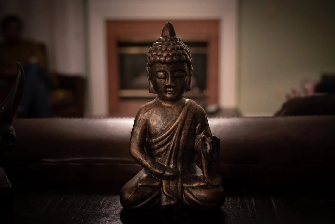 A buddhizmus szerint ezt a 10 dolgot mihamarabb el kellene távolítanod az életedből