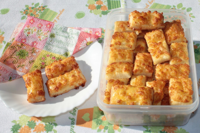 Húsvéti pogácsa: Rendkívül könnyen elkészíthető túrós-sajtos rudacskák