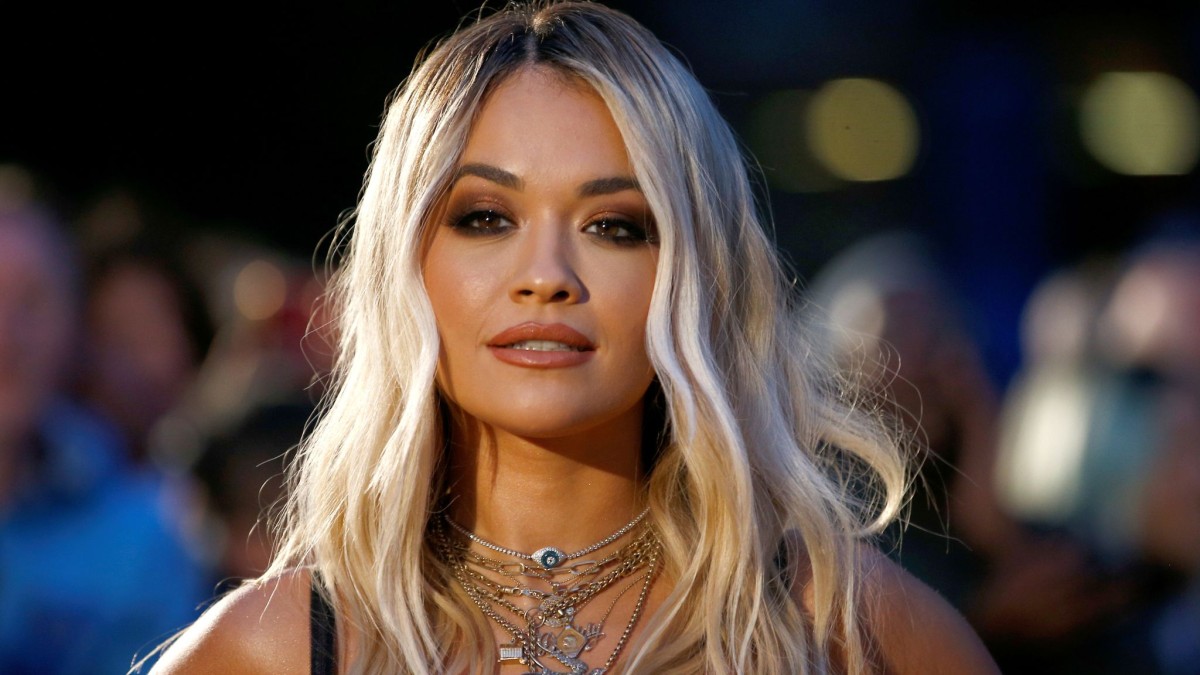 RENDKÍVÜLI: Rita Ora Budapesten került kórházba, túlélést kívánunk neki