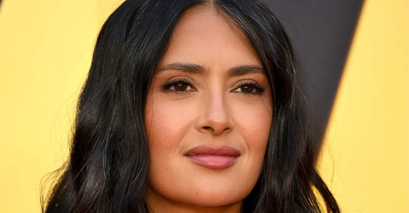 Leesik az állad, ha meglátod Salma Hayek legfrissebb bikinis képét: Van, aki ősz hajszálakkal is elképesztően dögös (+fotók)