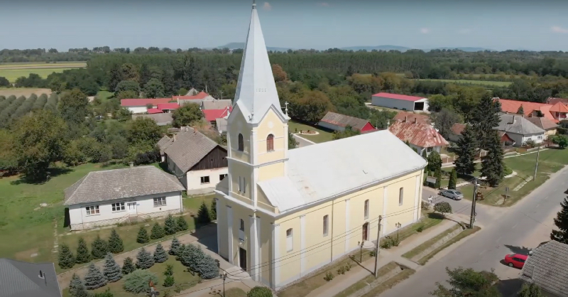 Hol élünk, a középkorban? Elképesztő, mit művelt egy szabolcsi pap (+videó)